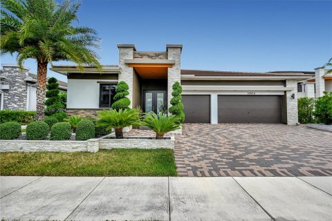 Villa ou maison à vendre à Parkland, Floride: 5 chambres, 319.86 m2 № 1153682 - photo 2