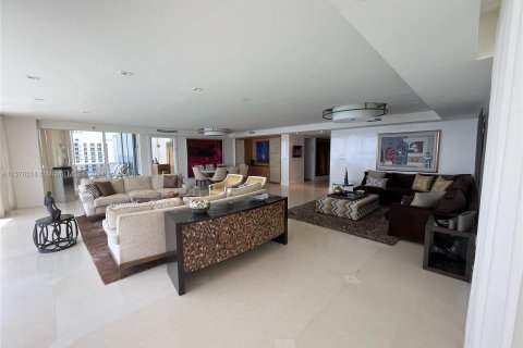 Condominio en venta en Sunny Isles Beach, Florida, 4 dormitorios, 366.5 m2 № 1153721 - foto 4