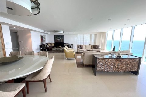 Condominio en venta en Sunny Isles Beach, Florida, 4 dormitorios, 366.5 m2 № 1153721 - foto 26