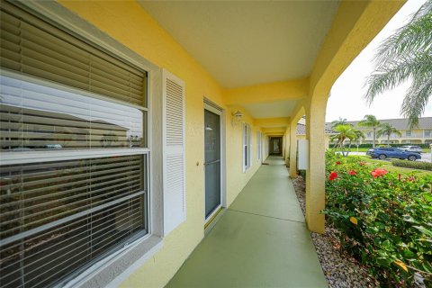 Copropriété à vendre à Punta Gorda, Floride: 2 chambres, 103.12 m2 № 1195888 - photo 1