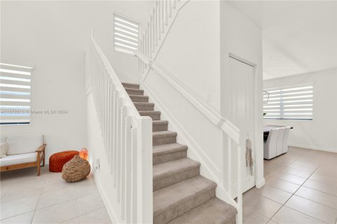 Casa en venta en Miami, Florida, 4 dormitorios, 239.78 m2 № 1394998 - foto 30