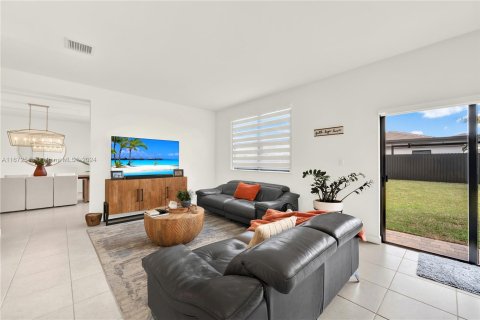 Casa en venta en Miami, Florida, 4 dormitorios, 239.78 m2 № 1394998 - foto 27