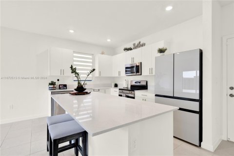 Casa en venta en Miami, Florida, 4 dormitorios, 239.78 m2 № 1394998 - foto 23