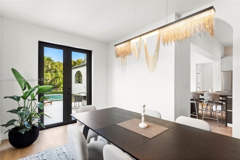 Casa en alquiler en Miami Beach, Florida, 5 dormitorios, 248.98 m2 № 1394999 - foto 12