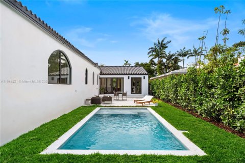 Casa en alquiler en Miami Beach, Florida, 5 dormitorios, 248.98 m2 № 1394999 - foto 29