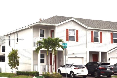 Townhouse in Homestead, Florida 3 bedrooms, 136.01 sq.m. № 1127211 - photo 4