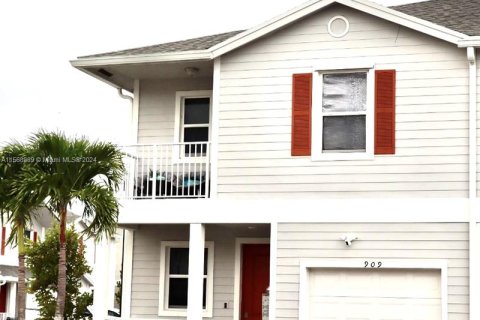 Townhouse in Homestead, Florida 3 bedrooms, 136.01 sq.m. № 1127211 - photo 2