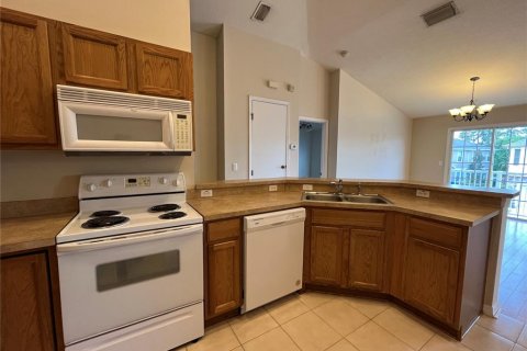 Townhouse in Saint Petersburg, Florida 2 bedrooms, 111.48 sq.m. № 1364509 - photo 8