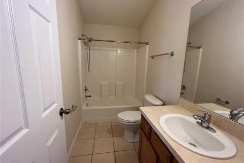 Townhouse in Saint Petersburg, Florida 2 bedrooms, 111.48 sq.m. № 1364509 - photo 18