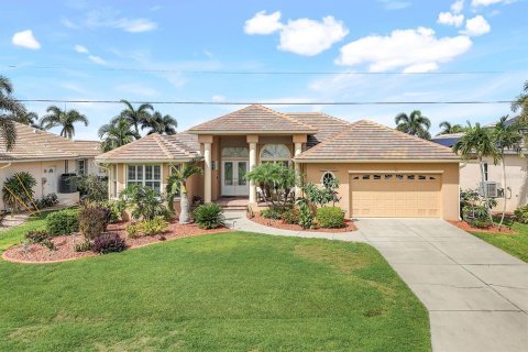 Villa ou maison à vendre à Punta Gorda, Floride: 3 chambres, 223.99 m2 № 1289851 - photo 5