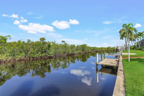 Villa ou maison à vendre à Punta Gorda, Floride: 3 chambres, 223.99 m2 № 1289851 - photo 3