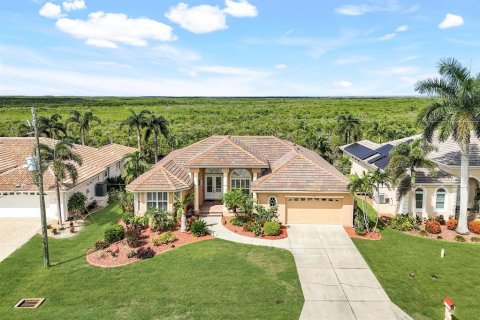 Villa ou maison à vendre à Punta Gorda, Floride: 3 chambres, 223.99 m2 № 1289851 - photo 1