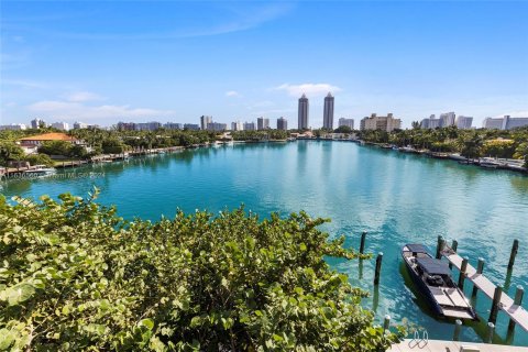 Condominio en venta en Miami Beach, Florida, 2 dormitorios, 256.97 m2 № 1318785 - foto 22