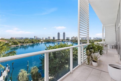 Condominio en venta en Miami Beach, Florida, 2 dormitorios, 256.97 m2 № 1318785 - foto 3