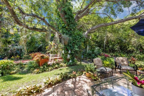 Casa en venta en Coral Gables, Florida, 5 dormitorios, 315.96 m2 № 1139002 - foto 1