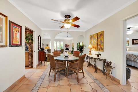 Casa en venta en Coral Gables, Florida, 5 dormitorios, 315.96 m2 № 1139002 - foto 16