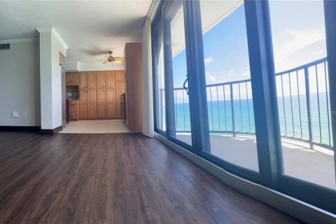 Condominio en venta en Daytona Beach Shores, Florida, 2 dormitorios, 169.08 m2 № 1394212 - foto 5