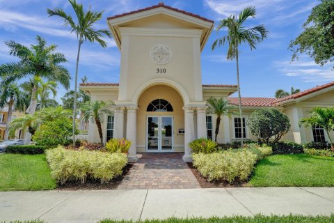 House in Jupiter, Florida 4 bedrooms, 272.02 sq.m. № 1177311 - photo 7