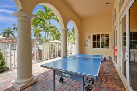 House in Jupiter, Florida 4 bedrooms, 272.02 sq.m. № 1177311 - photo 4