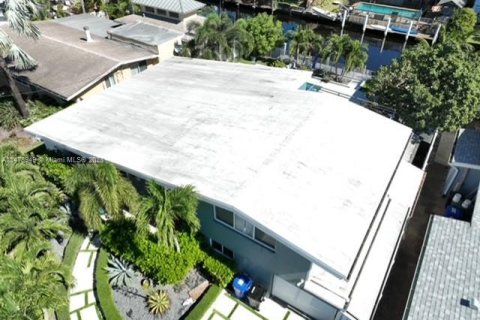 House in Fort Lauderdale, Florida 3 bedrooms, 175.77 sq.m. № 927023 - photo 3