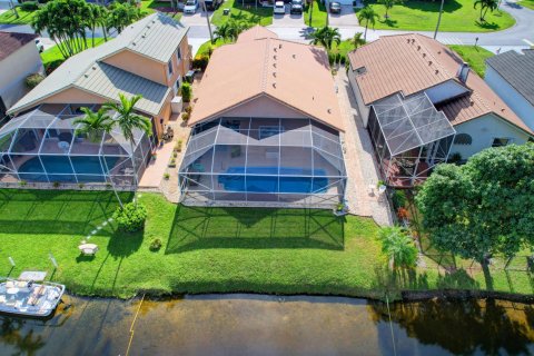 Villa ou maison à vendre à Wellington, Floride: 3 chambres, 159.05 m2 № 880856 - photo 2
