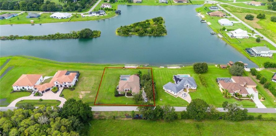 Casa en Land O' Lakes, Florida 4 dormitorios, 312.06 m2 № 1367913