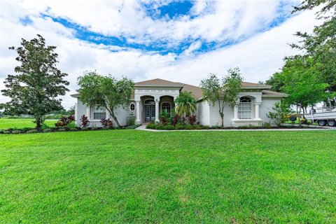 Villa ou maison à vendre à Land O' Lakes, Floride: 4 chambres, 312.06 m2 № 1367913 - photo 2