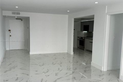 Condo in Aventura, Florida, 2 bedrooms  № 1132123 - photo 29