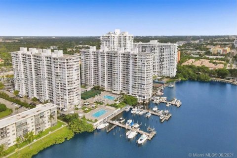 Copropriété à vendre à Aventura, Floride: 2 chambres, 116.22 m2 № 1132123 - photo 20