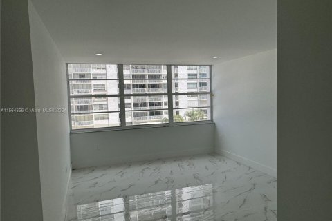 Condominio en venta en Aventura, Florida, 2 dormitorios, 116.22 m2 № 1132123 - foto 7