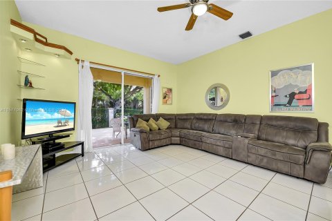 House in Davie, Florida 3 bedrooms, 152.27 sq.m. № 1146374 - photo 15