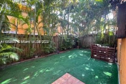 Adosado en alquiler en Hialeah, Florida, 3 dormitorios, 115.66 m2 № 1367135 - foto 25