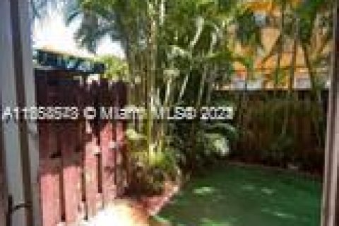 Adosado en alquiler en Hialeah, Florida, 3 dormitorios, 115.66 m2 № 1367135 - foto 20