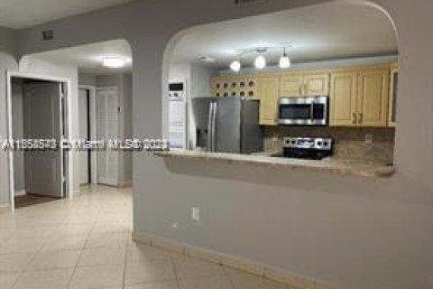 Adosado en alquiler en Hialeah, Florida, 3 dormitorios, 115.66 m2 № 1367135 - foto 3