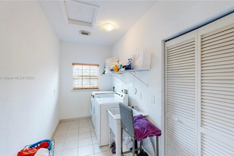 Townhouse in Fort Lauderdale, Florida 4 bedrooms, 210.33 sq.m. № 760313 - photo 22