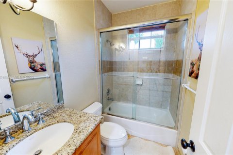Townhouse in Fort Lauderdale, Florida 4 bedrooms, 210.33 sq.m. № 760313 - photo 18