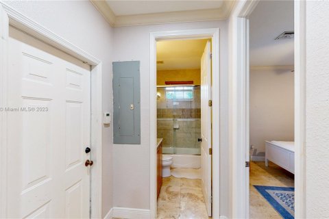 Townhouse in Fort Lauderdale, Florida 4 bedrooms, 210.33 sq.m. № 760313 - photo 15