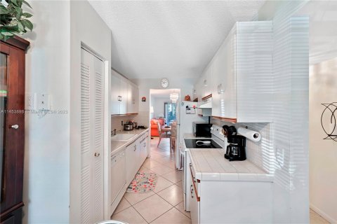 Condominio en venta en Pembroke Pines, Florida, 2 dormitorios, 102.75 m2 № 722413 - foto 9