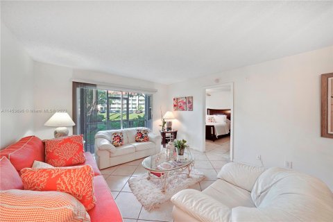 Condominio en venta en Pembroke Pines, Florida, 2 dormitorios, 102.75 m2 № 722413 - foto 2
