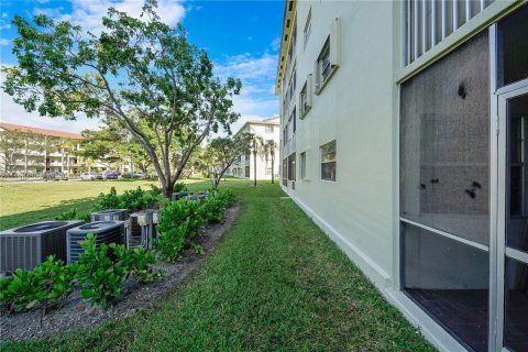Condominio en venta en Pembroke Pines, Florida, 2 dormitorios, 102.75 m2 № 722413 - foto 22