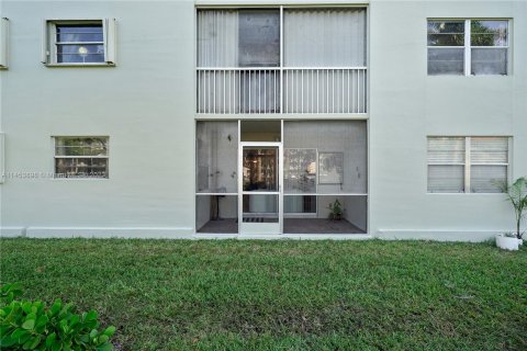 Copropriété à vendre à Pembroke Pines, Floride: 2 chambres, 102.75 m2 № 722413 - photo 23