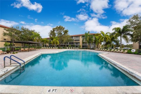 Condominio en venta en Pembroke Pines, Florida, 2 dormitorios, 102.75 m2 № 722413 - foto 28