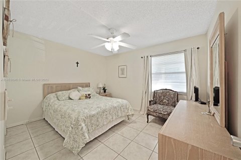 Copropriété à vendre à Pembroke Pines, Floride: 2 chambres, 102.75 m2 № 722413 - photo 18