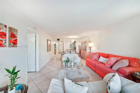 Condominio en venta en Pembroke Pines, Florida, 2 dormitorios, 102.75 m2 № 722413 - foto 4