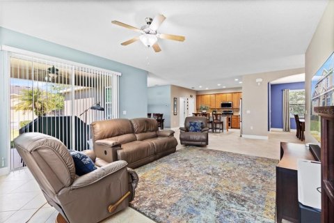 Casa en venta en Tampa, Florida, 5 dormitorios, 288.93 m2 № 1130949 - foto 13