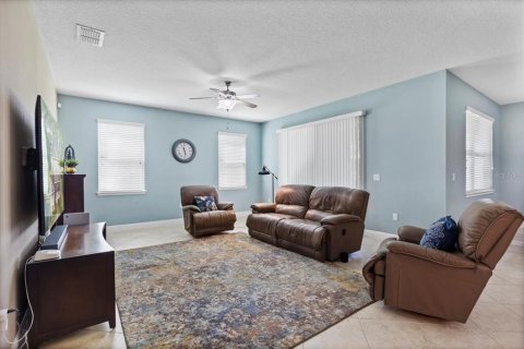 Casa en venta en Tampa, Florida, 5 dormitorios, 288.93 m2 № 1130949 - foto 12