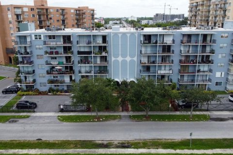 Купить кондоминиум в Норт-Майами, Флорида 3 комнаты, 97.55м2, № 1139917 - фото 4