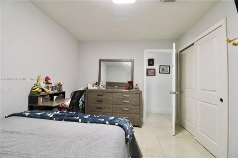 Купить виллу или дом в Майами-Гарденс, Флорида 5 спален, 190.45м2, № 827178 - фото 23