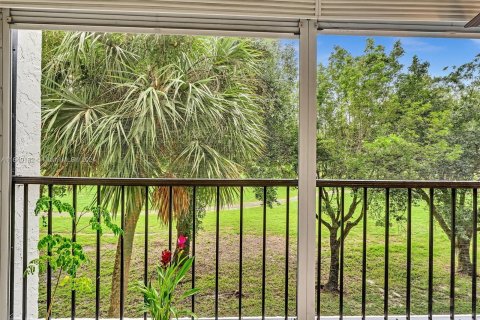 Condo in Lauderhill, Florida, 2 bedrooms  № 1315945 - photo 26