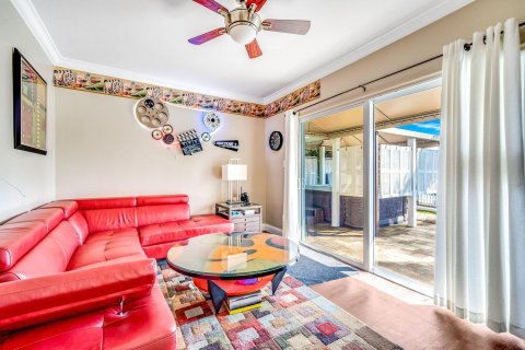 Casa en venta en Deerfield Beach, Florida, 3 dormitorios, 232.26 m2 № 957133 - foto 12